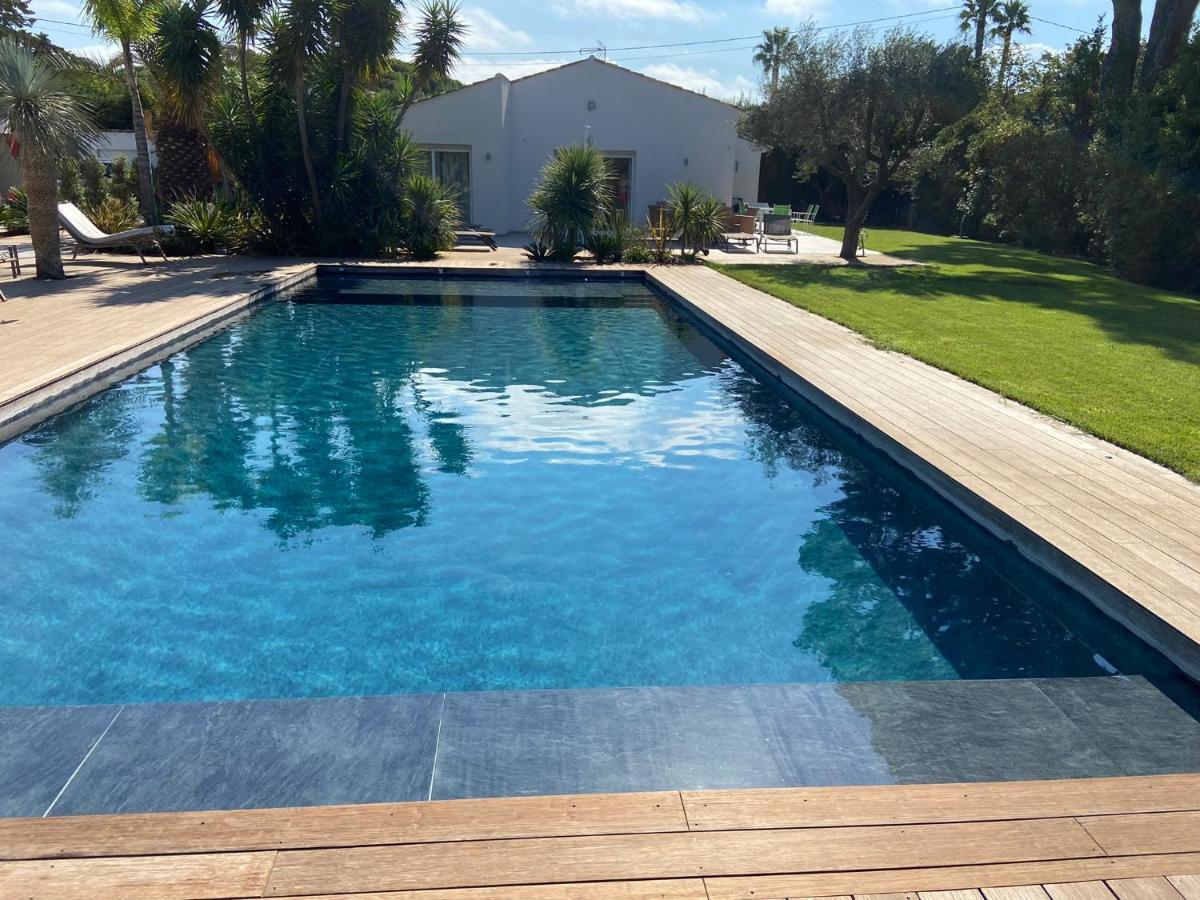 Le Mas De La Dame Saint-Tropez Exteriör bild